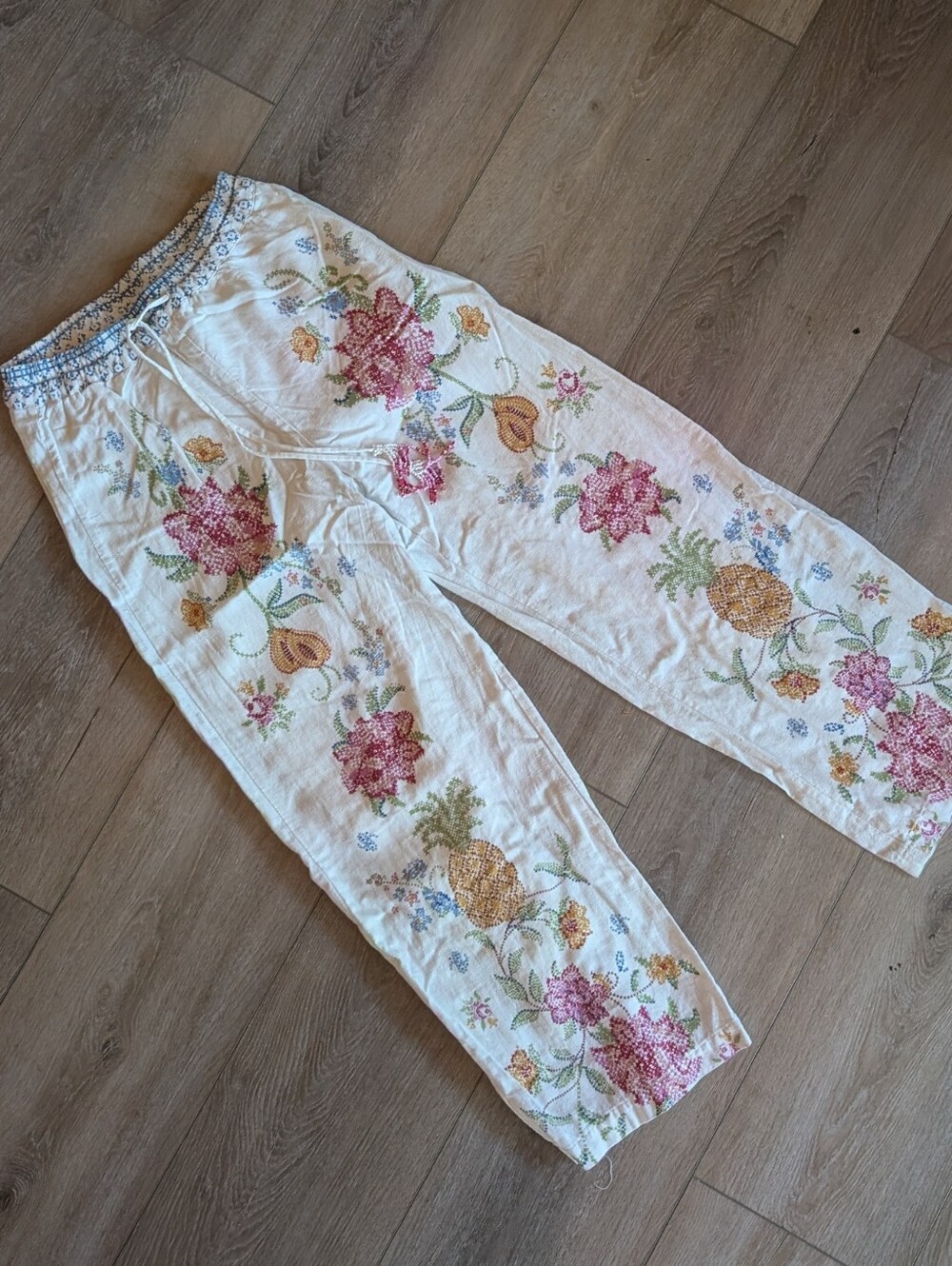 Embroidered Print White Floral Women’s Linen Blend Trousers S